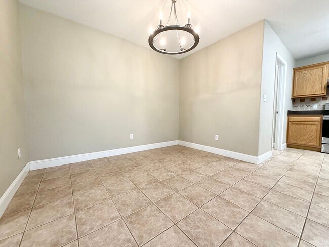 Building Photo - ***501 Bonanza Street***