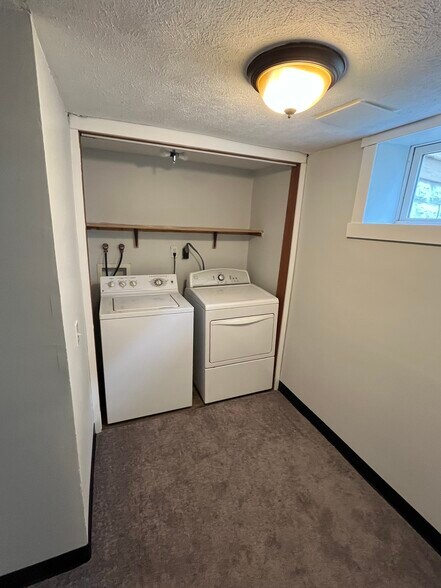 Building Photo - 430 N 25th St