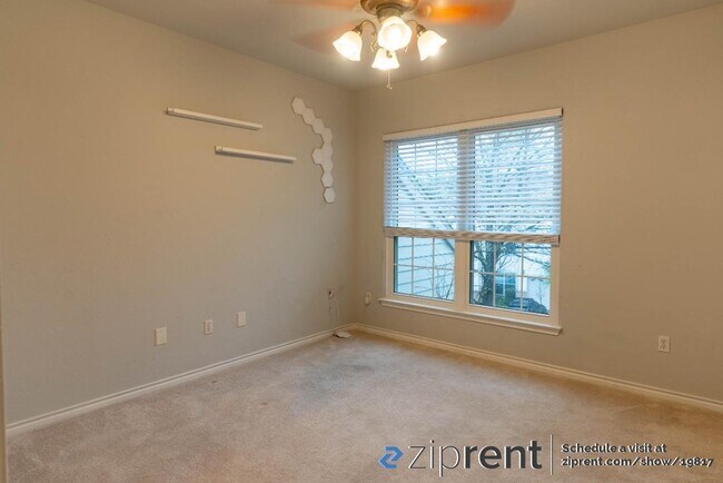 Building Photo - 12245 Abbey Glen Ln