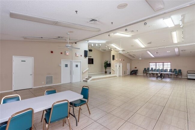 Building Photo - 2236 N Cypress Bend Dr