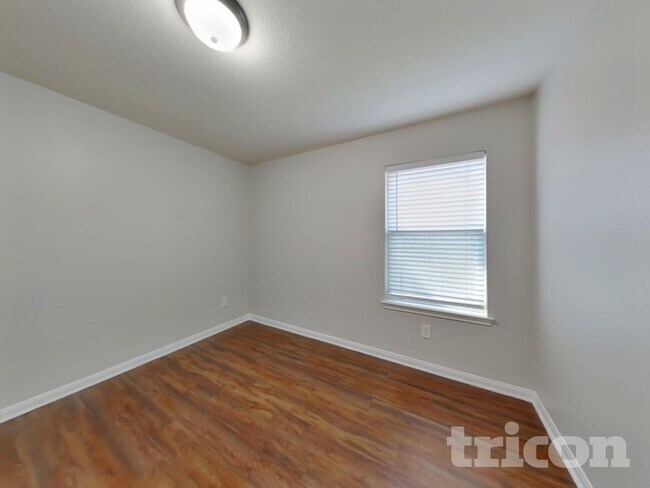 Building Photo - 12030 Green Bluff Ct