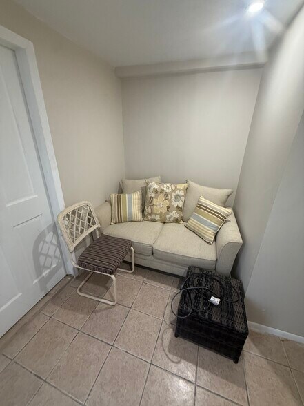 Building Photo - 7821 Hope St