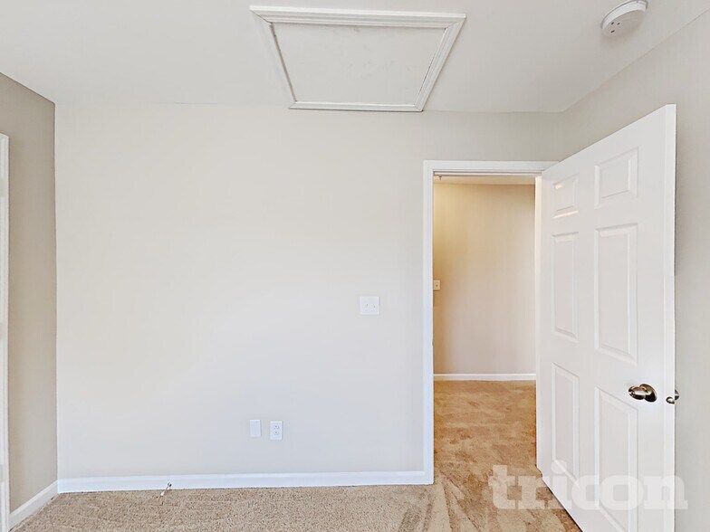 Building Photo - 501 Sawtooth Oak Drive