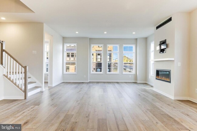 Building Photo - 43920 Ludwell Farm Square