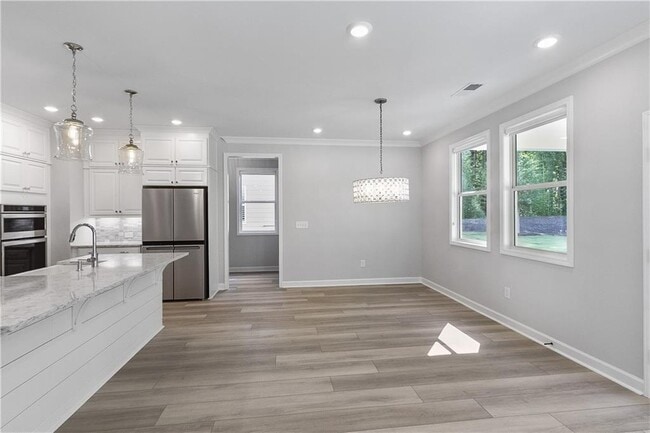 Building Photo - 536 Cresentry Brook