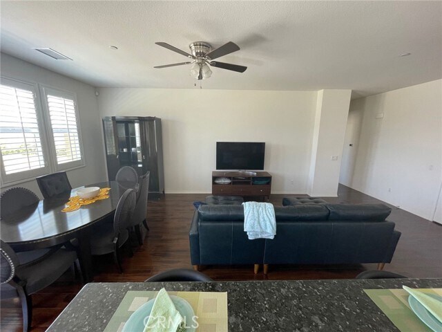 Building Photo - 29150 Edgewood Dr