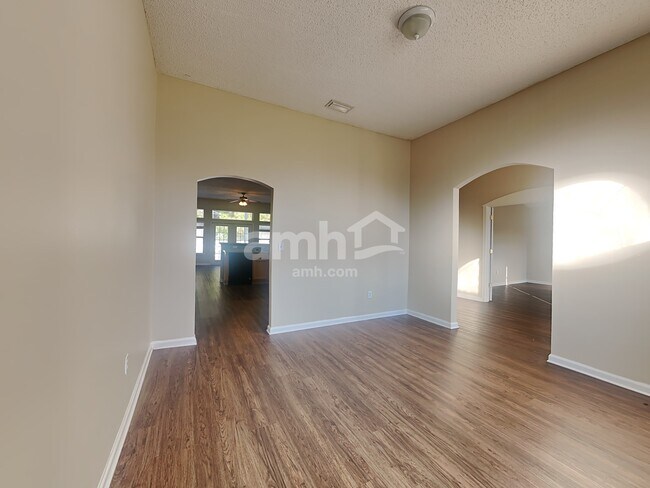 Building Photo - 23856 Flora Parke Blvd