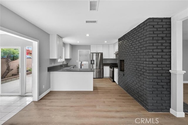 Building Photo - 13808 S Catalina Ave