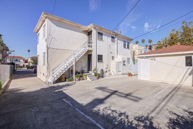 Building Photo - Berendo Street Apartments