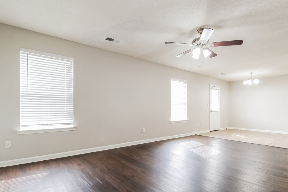 Building Photo - 9949 Fox Run Dr