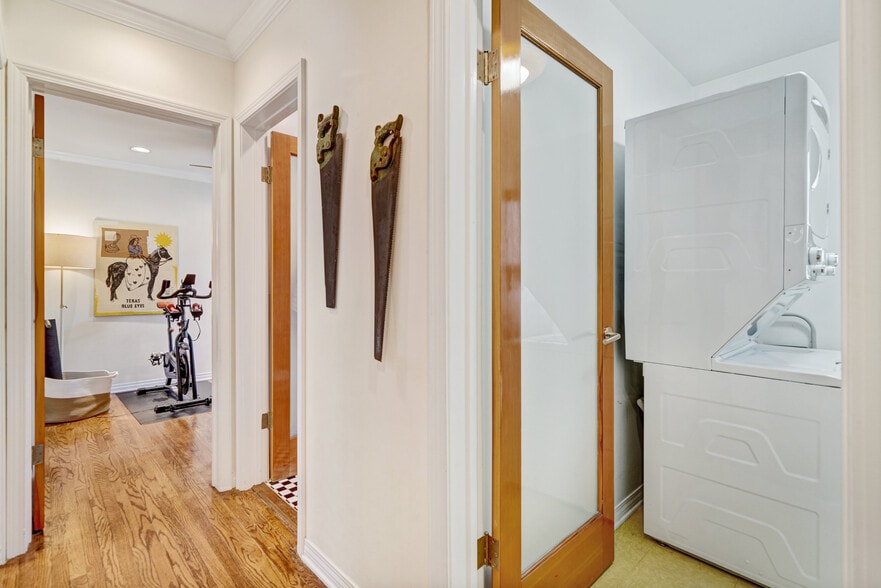 Building Photo - 750 Vernon Ave