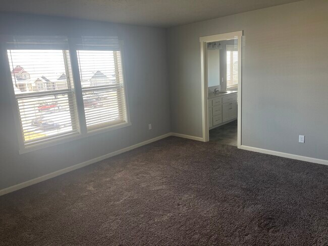 Building Photo - Pierre