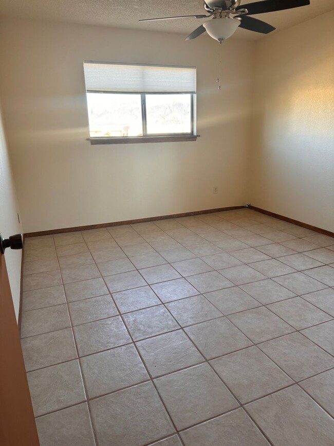 Building Photo - $500 off first months rent, Nice Home in t...