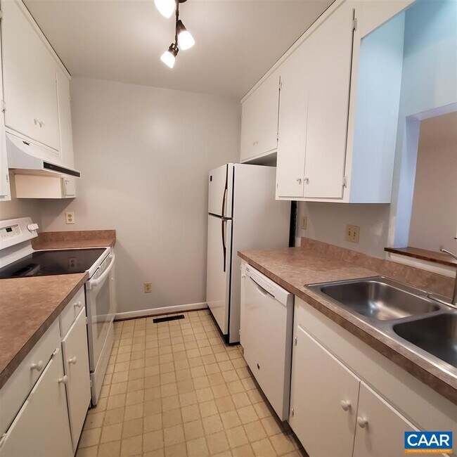 Building Photo - 758 Exton Ct
