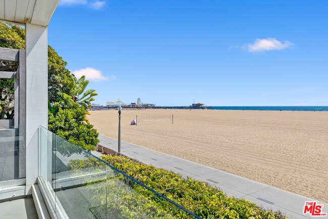Building Photo - 1341 Palisades Beach Rd