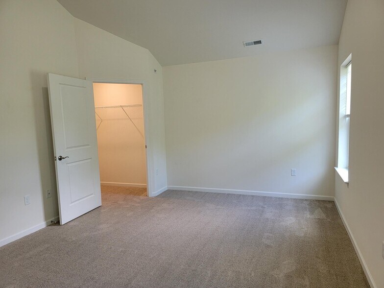 Building Photo - 30 Rollins Ln