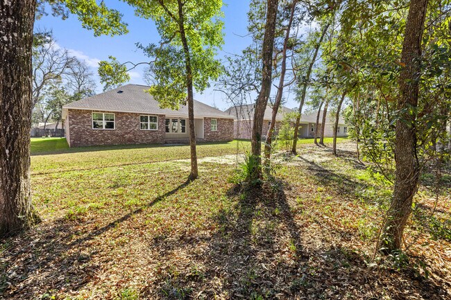 Building Photo - 109 Spruce St