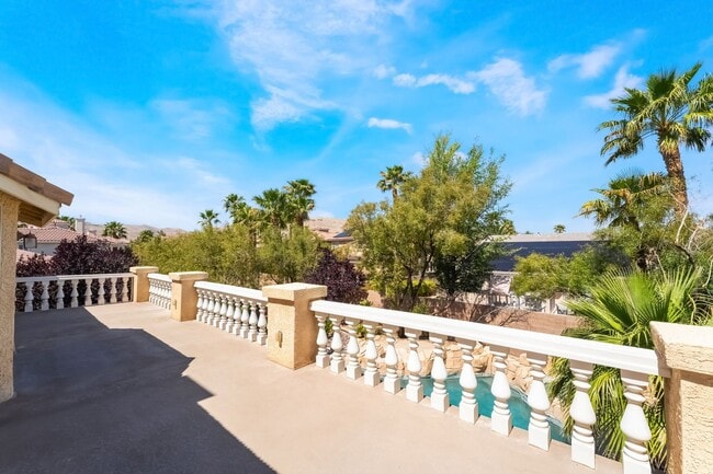 Building Photo - Beautiful Three Story, Five Bedroom Home with Lagoon Style Pool and Spa