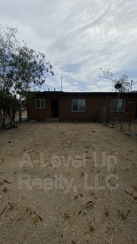 Building Photo - 3043 E Proctor Vista