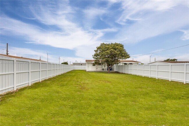 Building Photo - 10521 SW 184th St