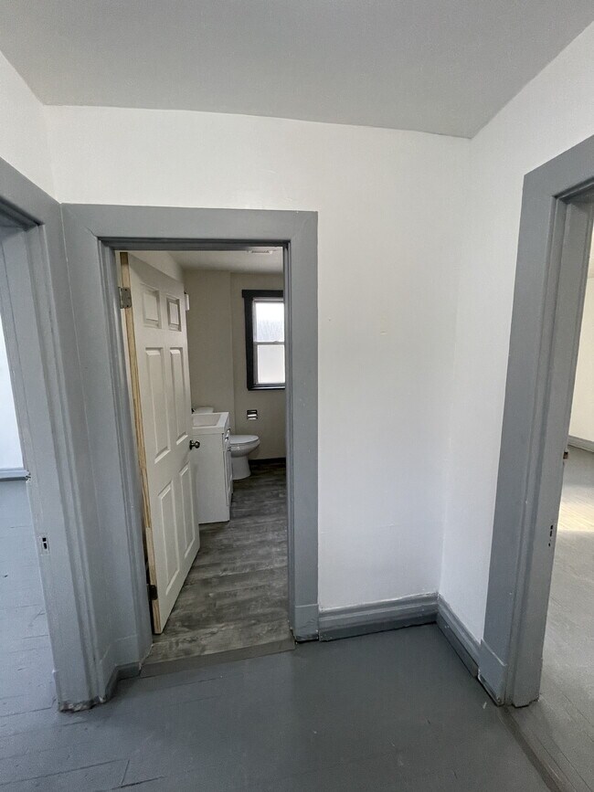 Building Photo - 618 Penn Ave