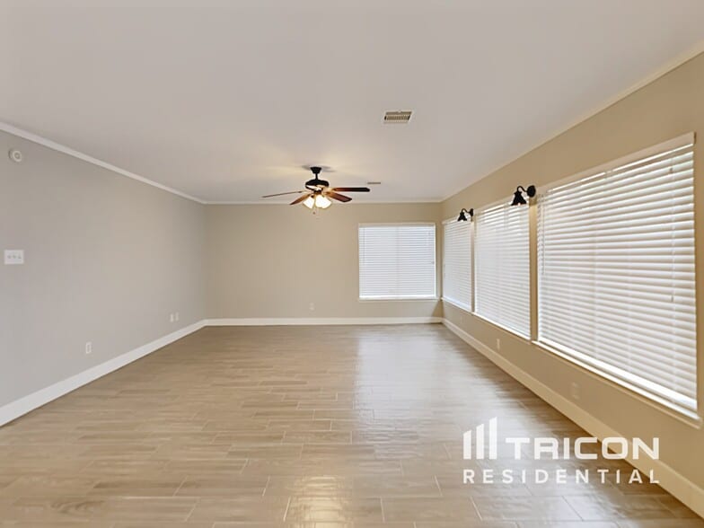 Building Photo - 21880 Silver Oak Ct