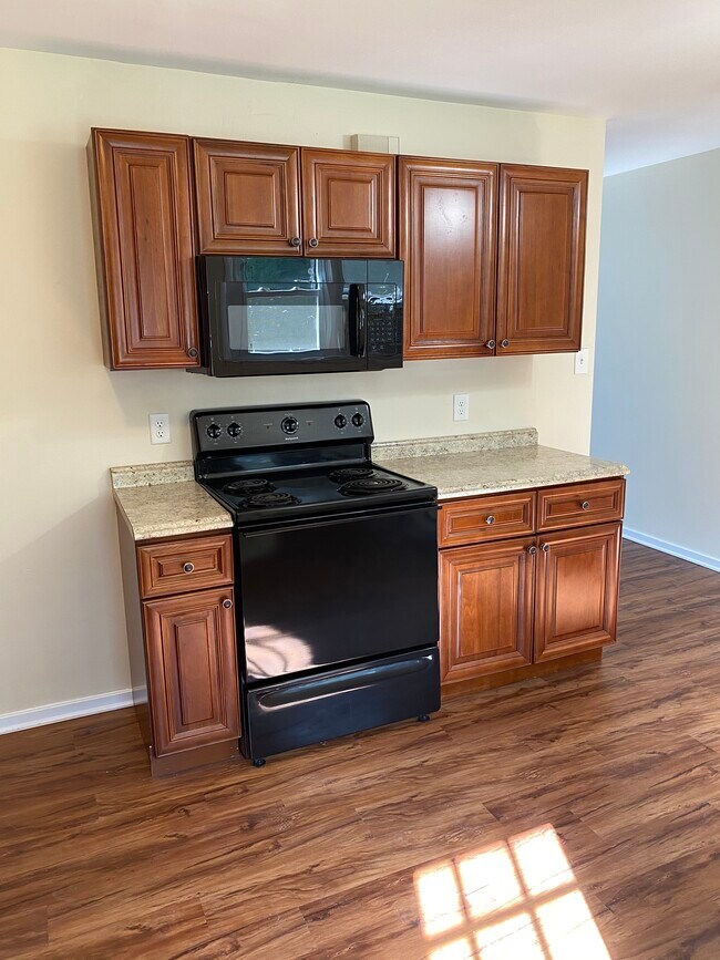 Building Photo - 480 Berkshire Ln