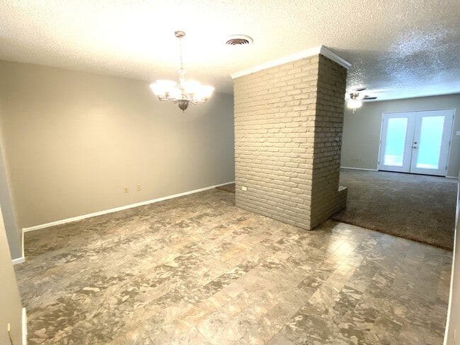 Building Photo - 9818 Jordan Ave