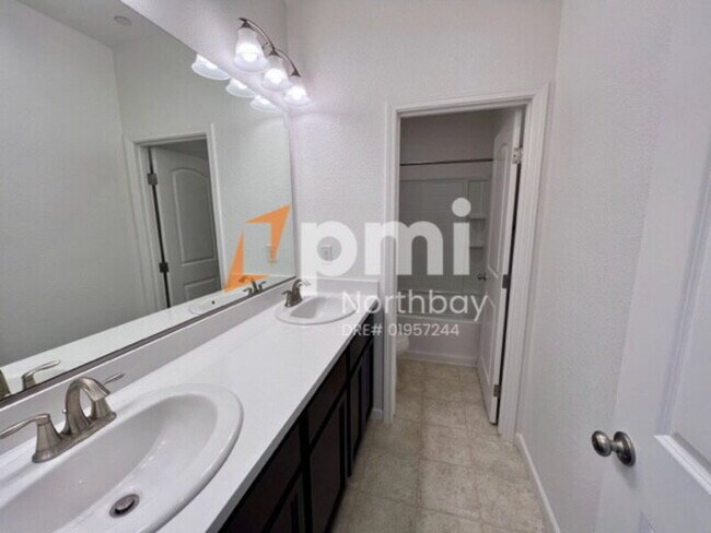 Building Photo - 406 Alyssum Dr