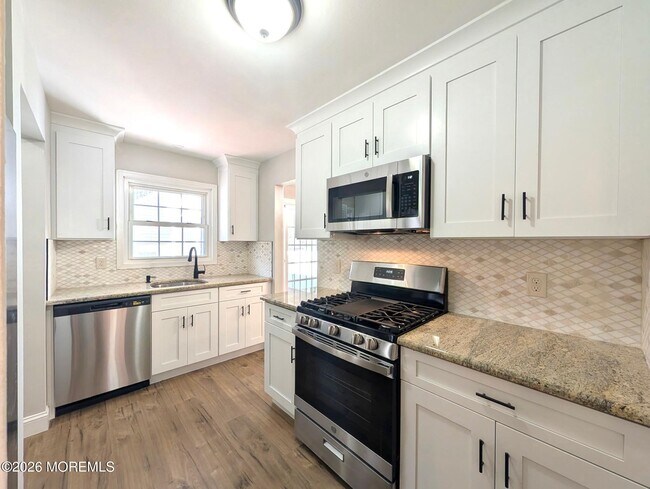 Building Photo - 73 S Shore Dr