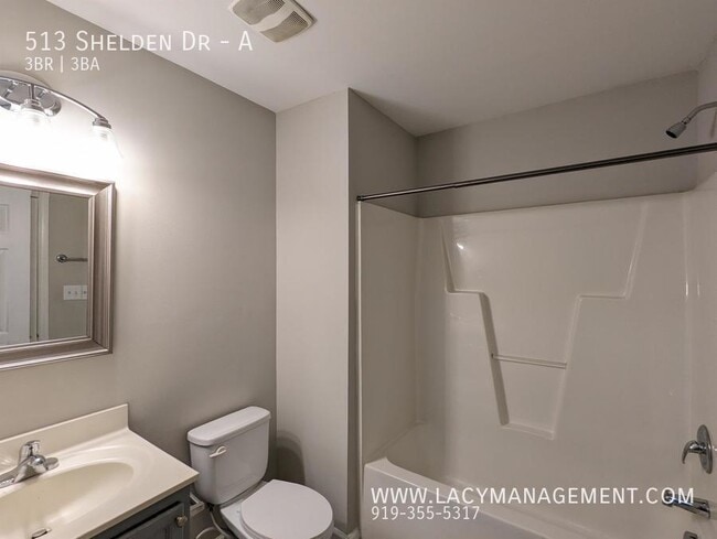 Building Photo - 513 Shelden Dr