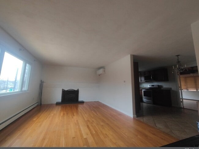 Building Photo - 619 Boylston St