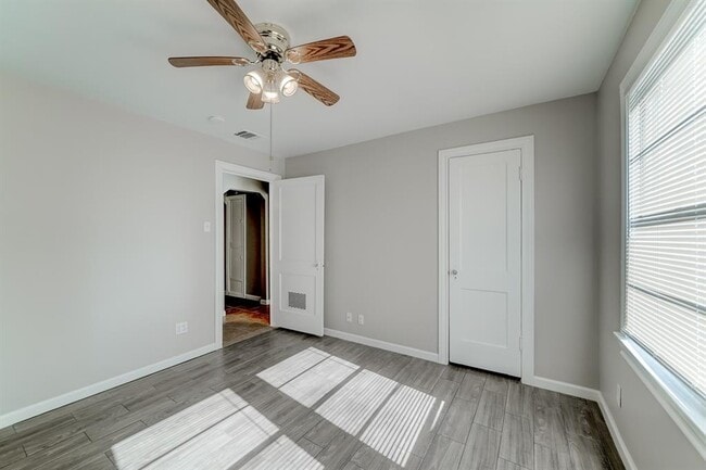 Building Photo - 4311 Ione St