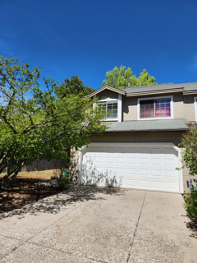 Building Photo - 2571 S Eureka Ln