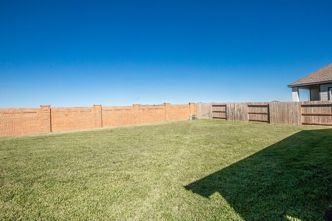 Building Photo - 21134 Garden Palm Dr