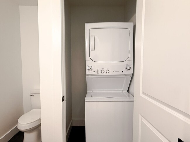 Building Photo - 303 R C Thompson Rd