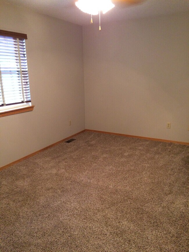 Building Photo - Maize Schools - 3 bedroom home