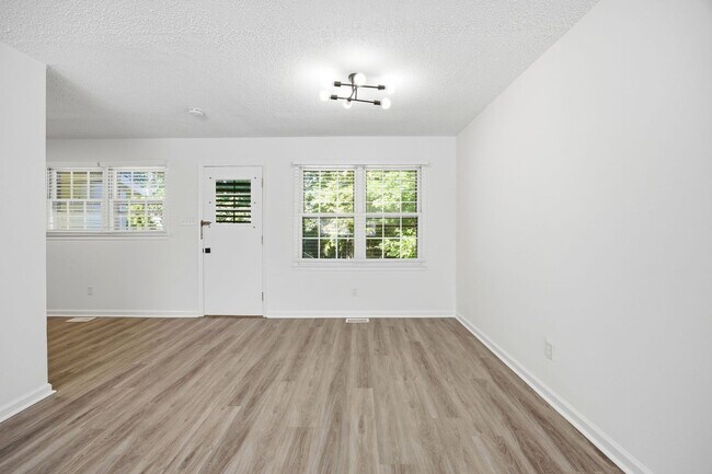 Building Photo - Fully Renovated 3 Bed / 2 Bath Ranch Near Downtown Raleigh & the Greenway!