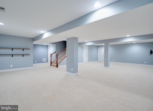Building Photo - 41397 Windybush Dr
