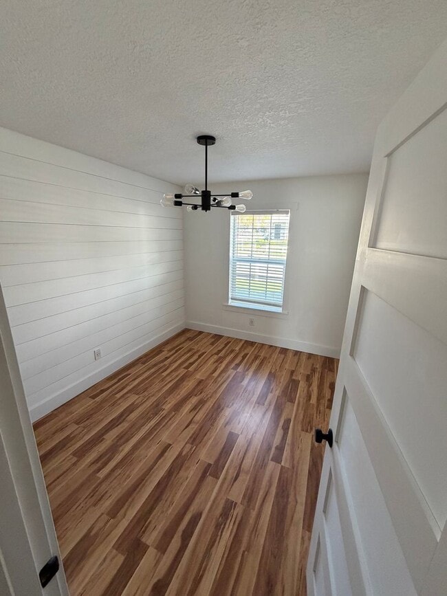 Building Photo - Cozy Two Bedroom Home Tucked Away in Newberg