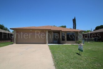 Building Photo - 2804 Derby Dr