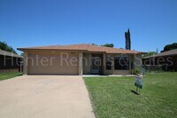 Building Photo - 2804 Derby Dr