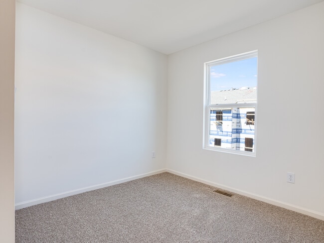 Building Photo - 2131 Sassafras Wy