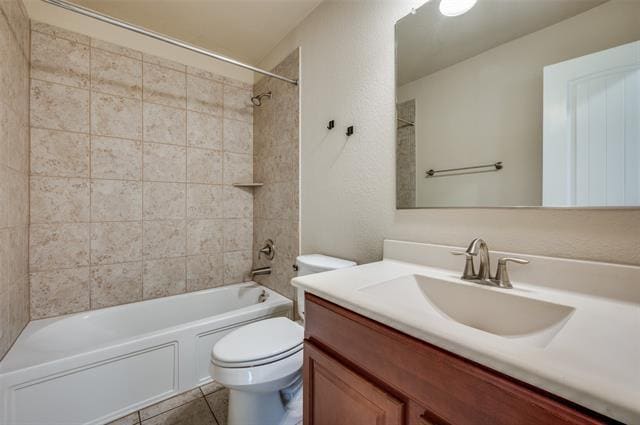 Building Photo - 15917 Alvarado Dr