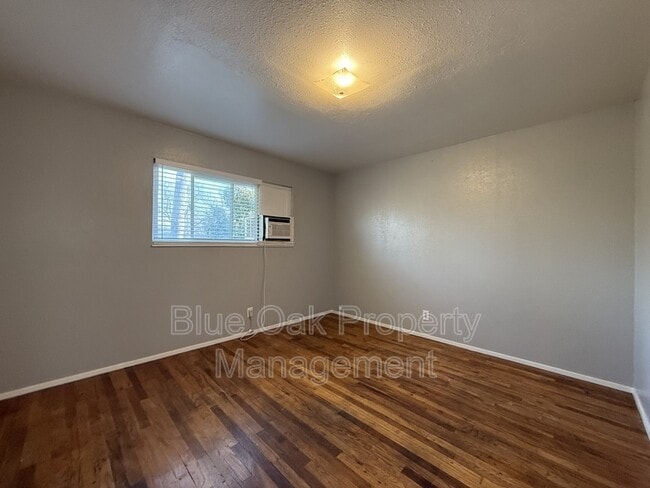 Building Photo - 1040 Normal Ave