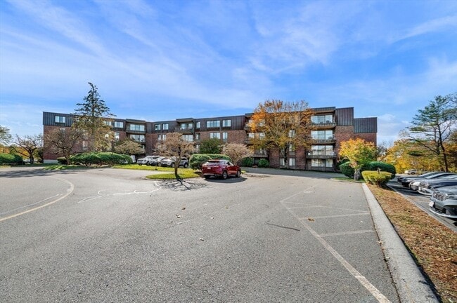 Building Photo - 1004 Paradise Rd