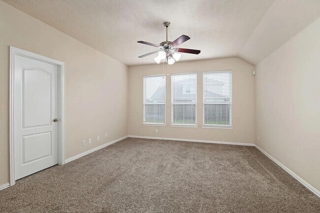 Building Photo - 16007 David Hill Ln