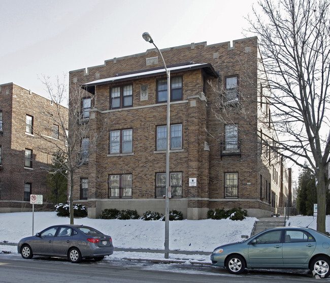 Building Photo - 2636 N Oakland Ave
