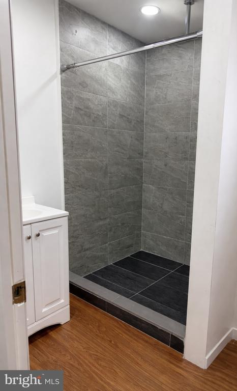 Building Photo - 504-506 Pine Hill St