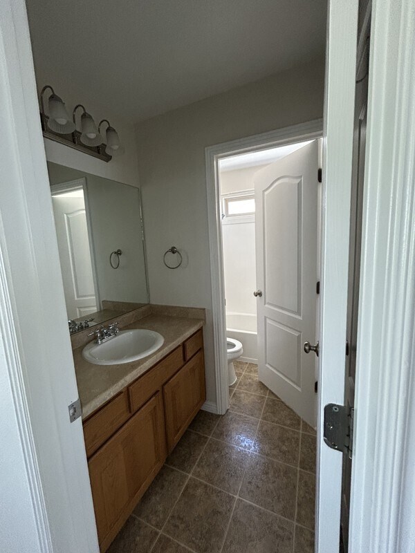 Building Photo - 7497 Valley Maple Dr